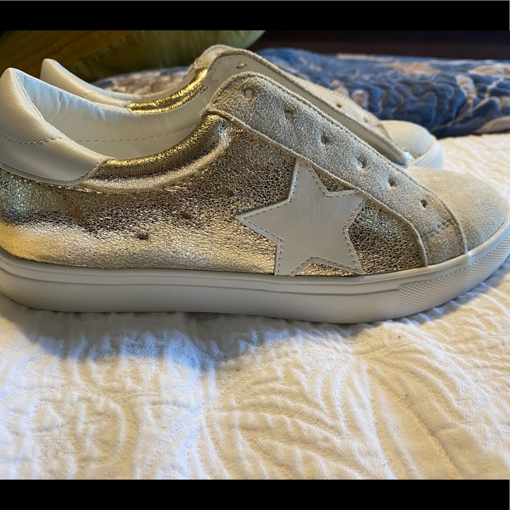 Fashion star sneakers size 7 - new